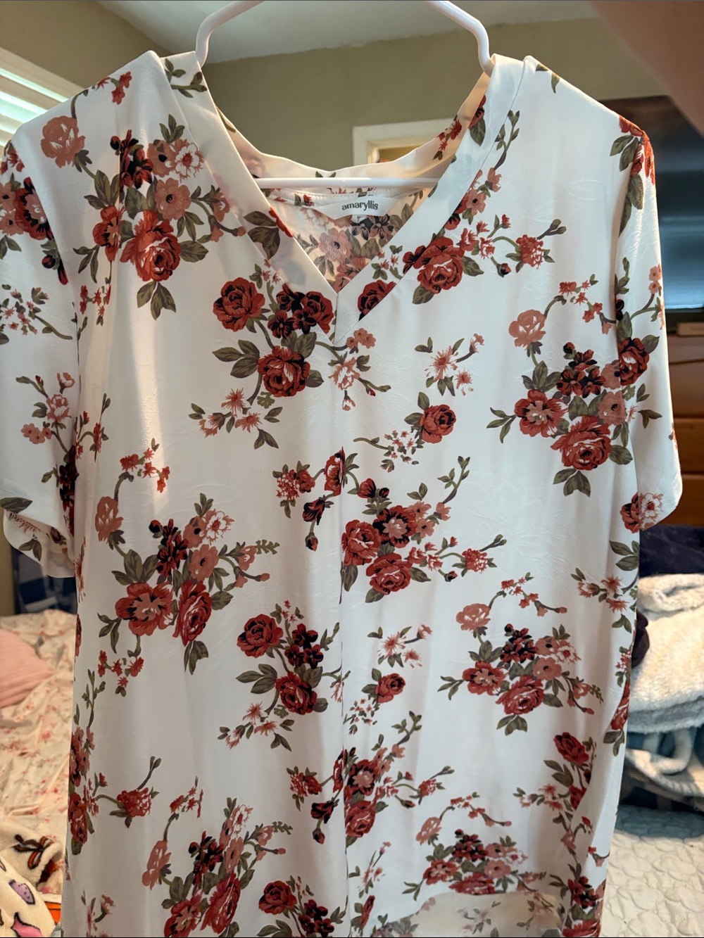 Cream Short Sleeve V-Neck Top with Rust Floral Print
